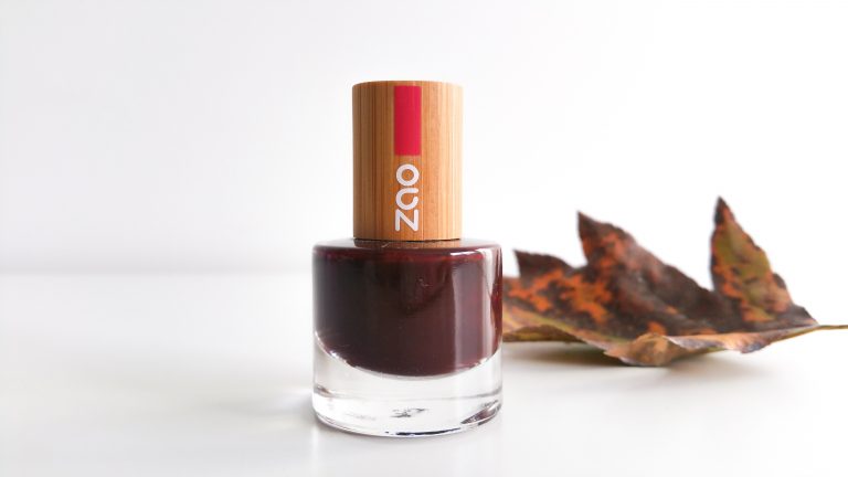 vernis cerise noire de zao