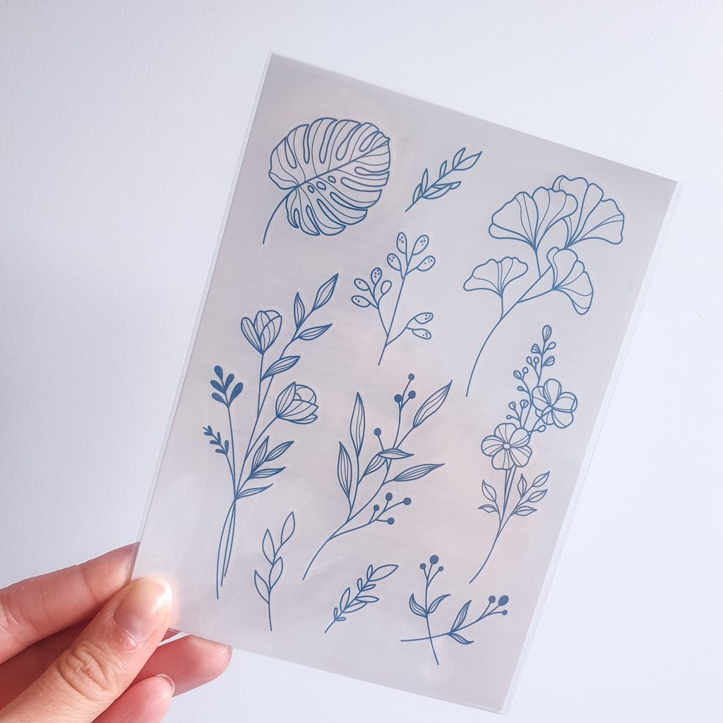 Planche de tatouages éphémères motifs feuilles et fleurs de Bernard forever