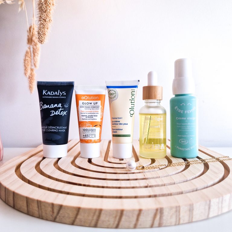 Etern’Elle Box : la nouvelle box beauté naturelle dédiée aux peaux matures Etern’Elle Box : box beauté naturelle pour peaux matures avec 5 soins visage et un collier doré